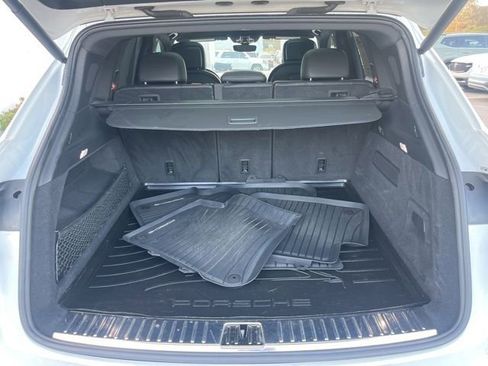 Used 2019 Porsche Cayenne image 32