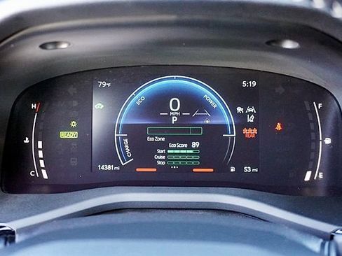 Used 2025 Toyota Camry SE FWD image 31