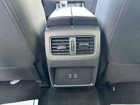 Used 2023 Nissan Rogue SV image 14