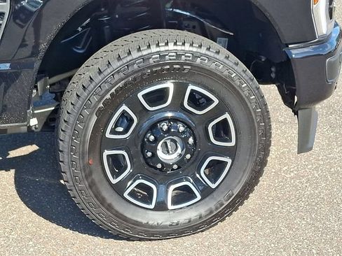 Used 2025 Ford F250 Platinum AWD/4WD image 8