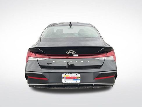 New 2026 Hyundai Elantra SEL Sport Premium FWD image 5