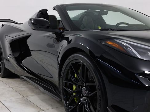 Used 2023 Chevrolet Corvette Z06 w/ Z07 Performance Package RWD image 42