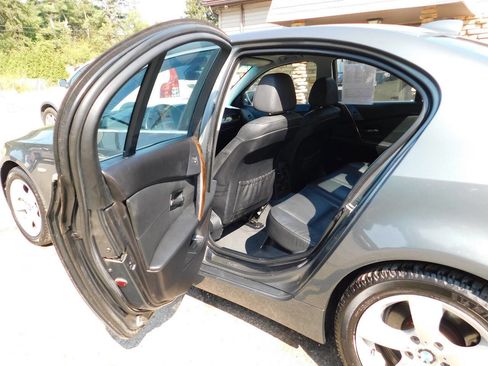 Used 2007 BMW 525xi Sedan image 14