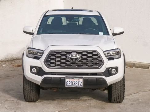 Used 2021 Toyota Tacoma TRD Off-Road w/ TRD Premium Off Road Package image 2