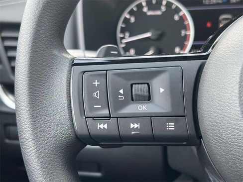 Certified 2023 Nissan Rogue SV image 25