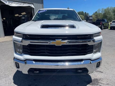 Used 2025 Chevrolet Silverado 2500 LT w/ Convenience Package AWD/4WD image 2