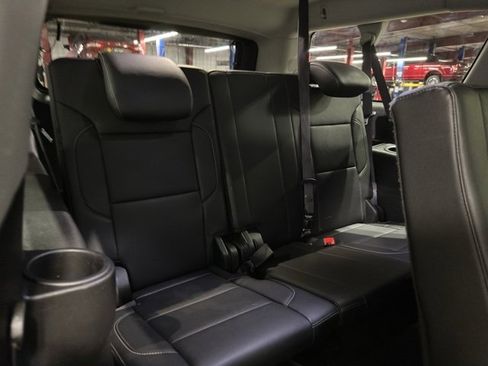 Used 2017 Chevrolet Suburban LT image 29