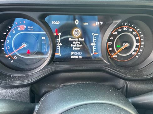 Used 2025 Jeep Wrangler Unlimited Sahara AWD/4WD image 25