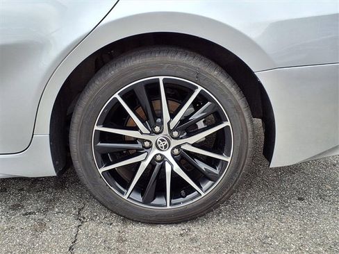 Used 2023 Toyota Camry SE image 7