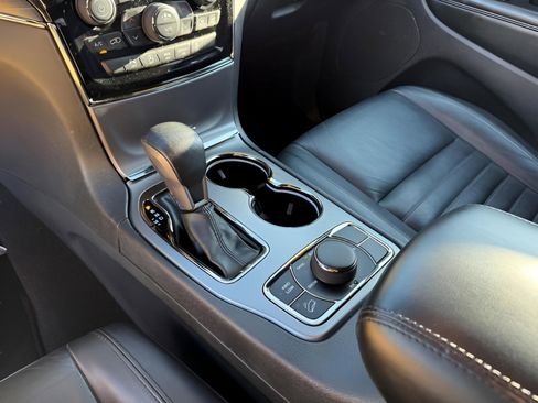 Used 2020 Jeep Grand Cherokee Limited X image 28