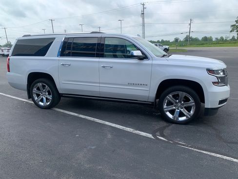 Used 2019 Chevrolet Suburban Premier AWD/4WD image 3