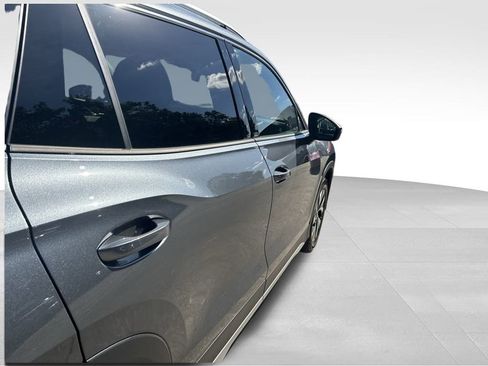 Used 2025 Volkswagen Tiguan S image 25