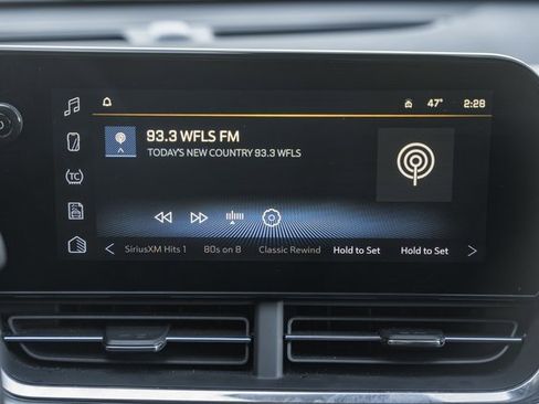 Used 2025 Chevrolet Trax LT w/ LT Convenience Package image 19