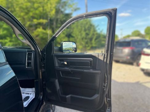 Used 2018 RAM 2500 Big Horn w/ Sport Appearance Group AWD/4WD image 24
