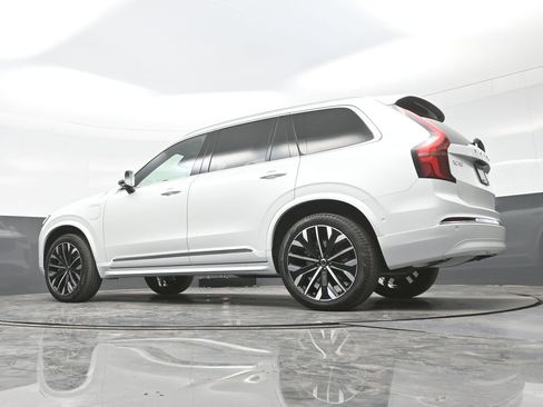 New 2026 Volvo XC90 T8 Plus w/ Protection Package image 28