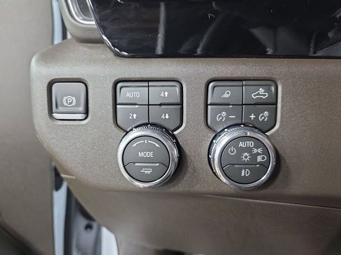 New 2026 GMC Sierra 1500 SLT w/ SLT Premium Plus Package AWD/4WD image 24