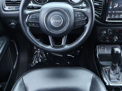 Used 2018 Jeep Compass Latitude w/ Popular Equipment Group FWD image 14