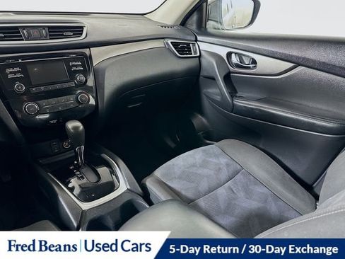 Used 2016 Nissan Rogue S image 22