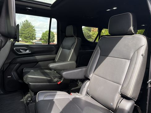 Used 2021 GMC Yukon XL SLT w/ SLT Premium Package AWD/4WD image 9