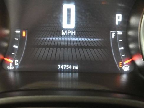 Used 2019 Dodge Challenger R/T RWD image 32
