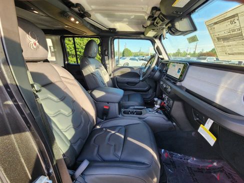 Used 2024 Jeep Wrangler Unlimited Sport AWD/4WD image 5