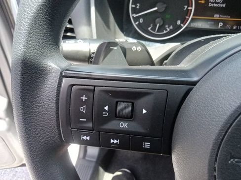 Used 2024 Nissan Rogue S AWD/4WD image 18