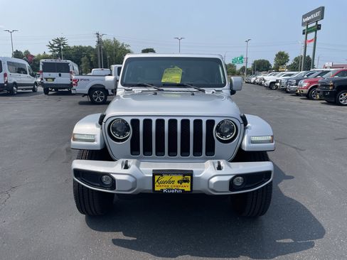 Used 2023 Jeep Wrangler Unlimited Sahara AWD/4WD image 3