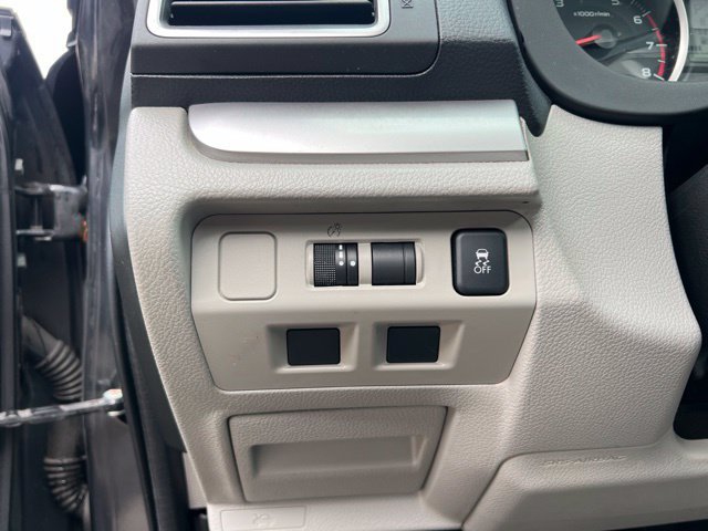 Used 2017 Subaru Forester 2.5i Premium w/ All-Weather Package AWD/4WD image 19