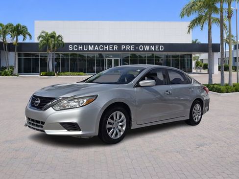 Used 2016 Nissan Altima 2.5 S w/ Power Driver Seat Package image 3