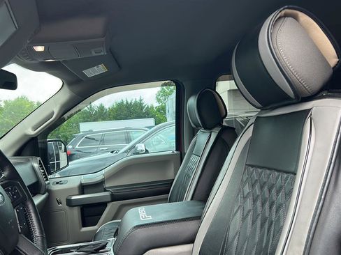 Used 2018 Ford F150 XLT w/ Equipment Group 302A Luxury AWD/4WD image 10
