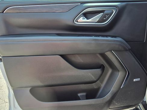Used 2023 Chevrolet Tahoe LT w/ Luxury Package AWD/4WD image 11