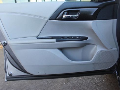 Used 2015 Honda Accord EX image 17