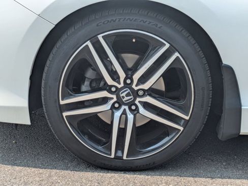 Used 2016 Honda Accord Touring image 9
