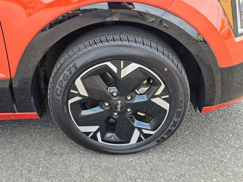 Certified 2023 Kia Niro Wind w/ Wind Preserve Package FWD image 30