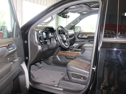 Used 2025 Chevrolet Silverado 1500 High Country w/ Midnight Edition AWD/4WD image 49