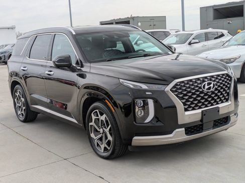 Used 2022 Hyundai Palisade Calligraphy image 3