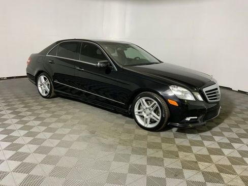 Used 2011 Mercedes-Benz E 550 4MATIC Sedan image 1