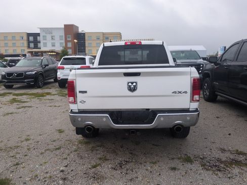 Used 2016 RAM 1500 Laramie w/ Convenience Group AWD/4WD image 5