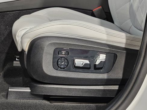 Used 2025 BMW X5 xDrive40i w/ M Sport Package AWD/4WD image 24