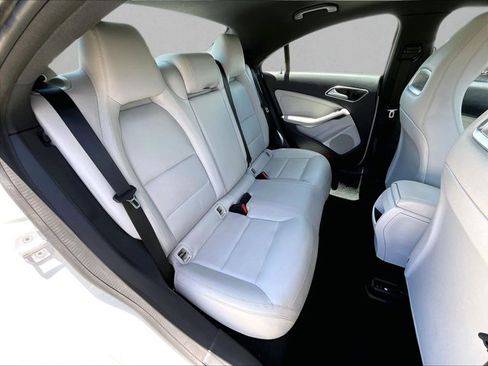 Used 2014 Mercedes-Benz CLA 250 image 26