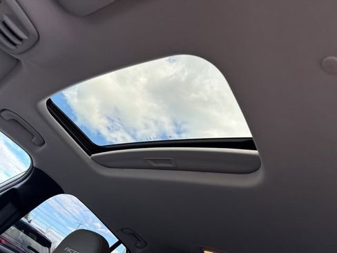 Used 2024 Chevrolet Trax ACTIV w/ Sunroof Package image 25