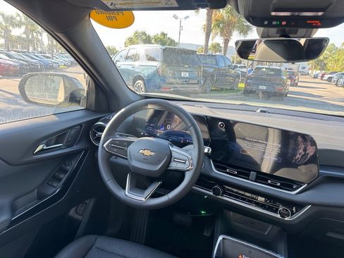 New 2026 Chevrolet Equinox LT w/ Convenience Package II FWD image 22