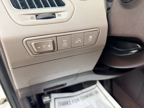 Used 2011 Hyundai Tucson GLS image 17