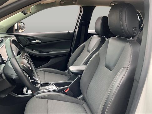 Used 2023 Buick Encore GX Select w/ Sport Touring Package FWD image 8