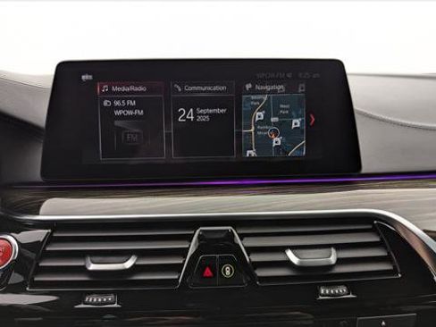 Used 2018 BMW M5 image 28