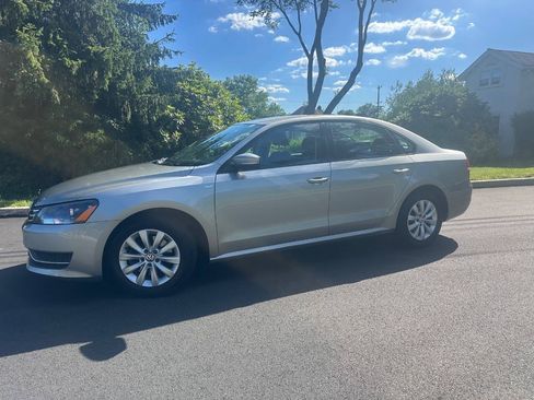 Used 2014 Volkswagen Passat 1.8T Wolfsburg Edition FWD image 4