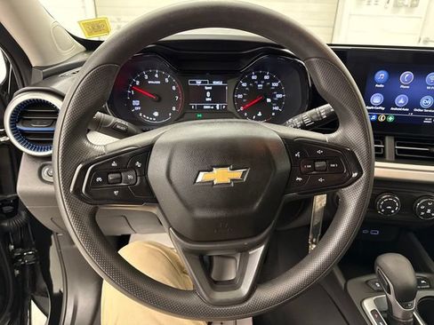 Used 2024 Chevrolet Trax LS FWD image 15