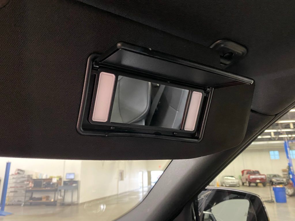 Used 2023 Jeep Grand Cherokee Overland w/ Luxury Tech Group IV AWD/4WD image 41