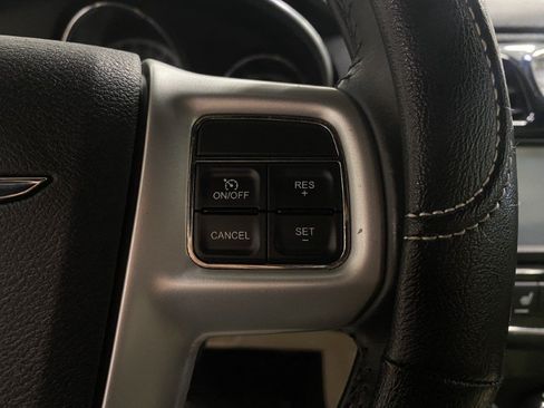 Used 2013 Chrysler 200 Limited FWD image 34