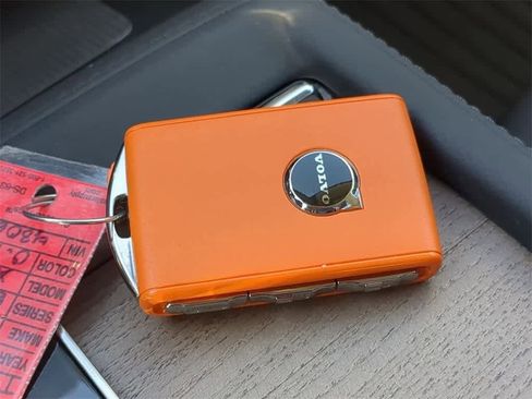 Certified 2026 Volvo XC90 B6 Plus w/ Protection Package Premier image 32